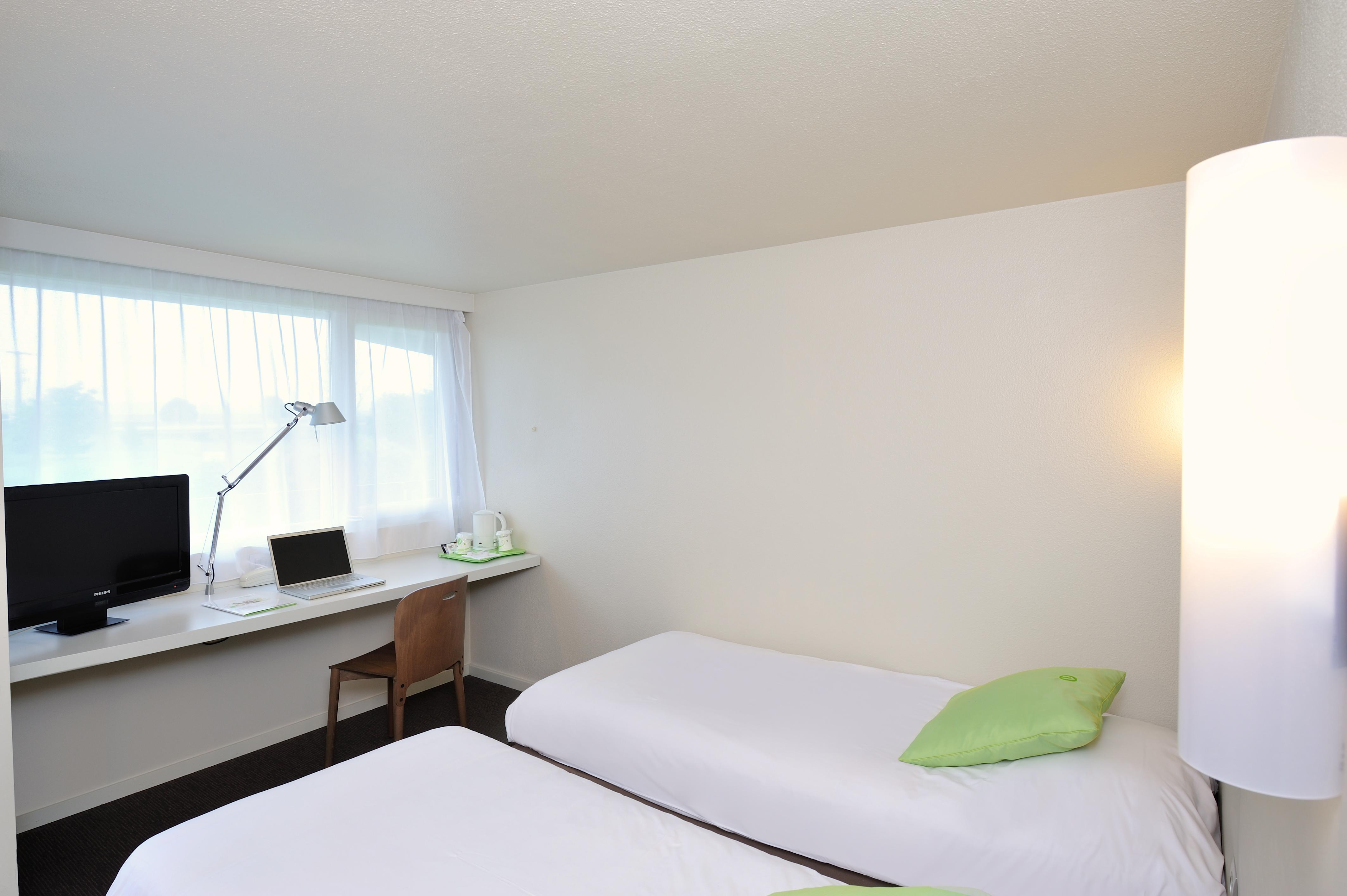 Campanile Pont-A-Mousson Hotel Exterior photo